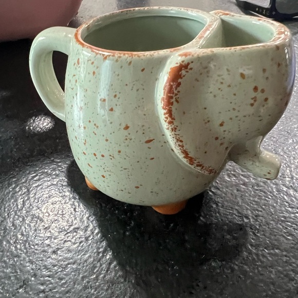 Lt. Sage Green Speckled Ceramic Elephant Footed Tea Cup Bag Holder Mug - 16 oz. - Picture 4 of 4